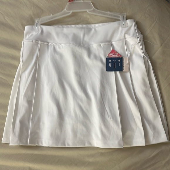 White athletic skirt - Picture 1 of 3